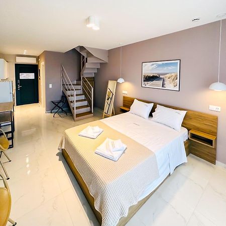 Sithonian Sunset Luxury - Nikiti Cozy Getaways Aparthotel ภายนอก รูปภาพ